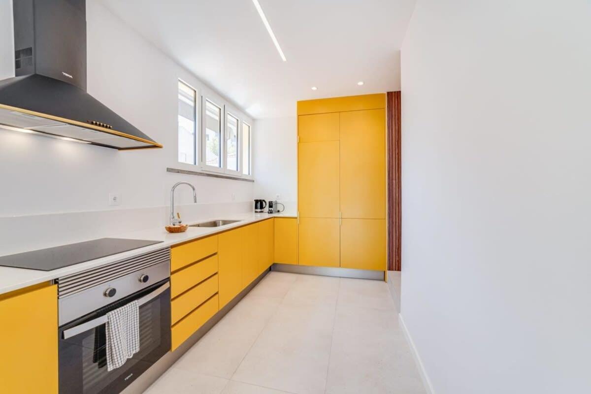 Cozy Coastal Getaway 3Br Apartment In Estoril Buitenkant foto
