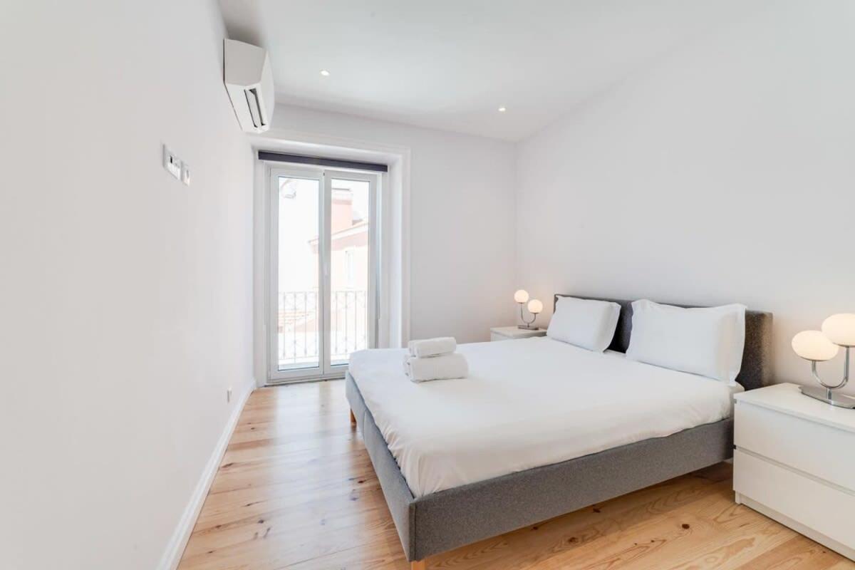 Cozy Coastal Getaway 3Br Apartment In Estoril Buitenkant foto